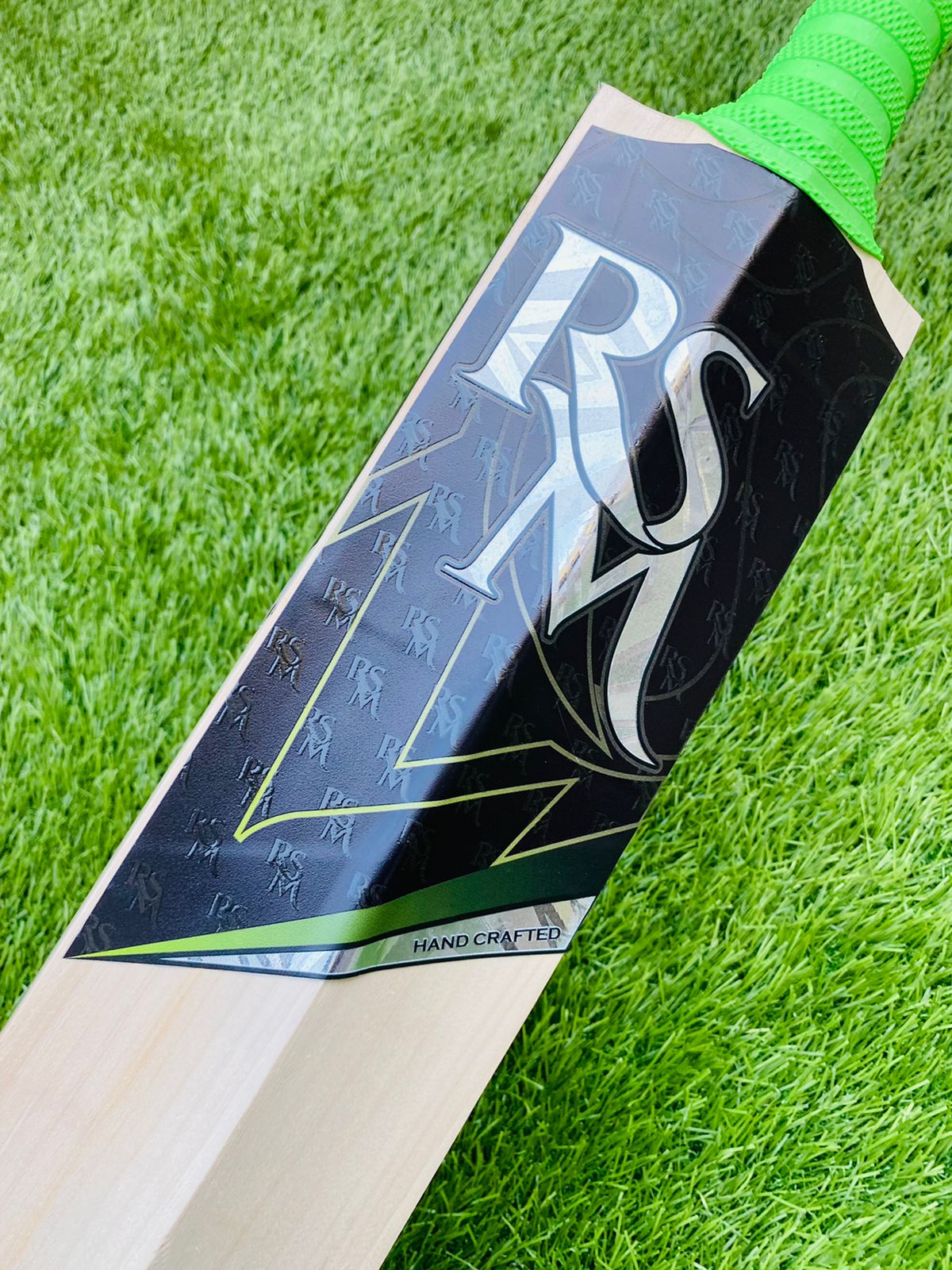 RSM PRO PLAYER CRICKET BAT TWO TONE COLOR