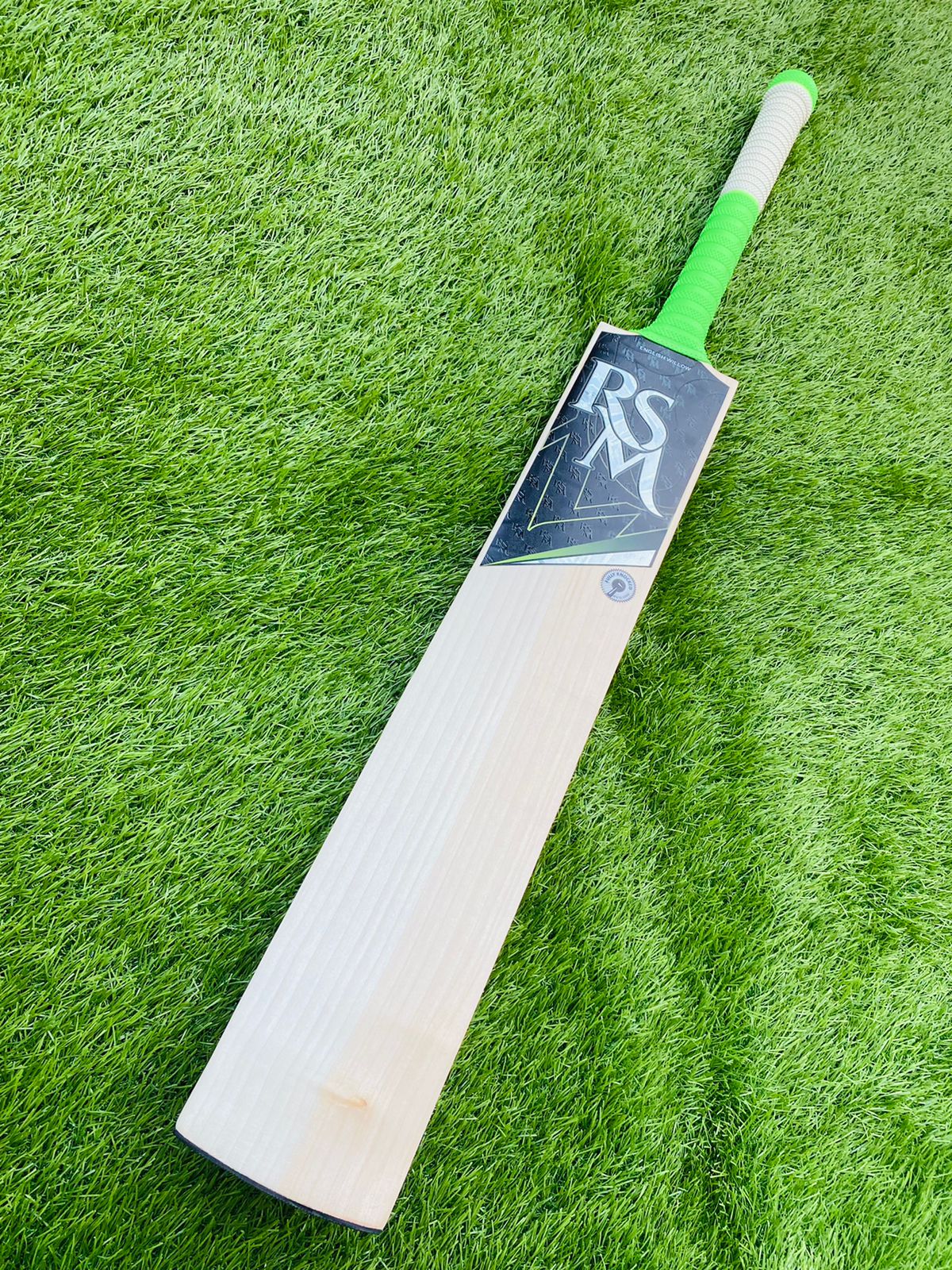 RSM PRO PLAYER CRICKET BAT TWO TONE COLOR