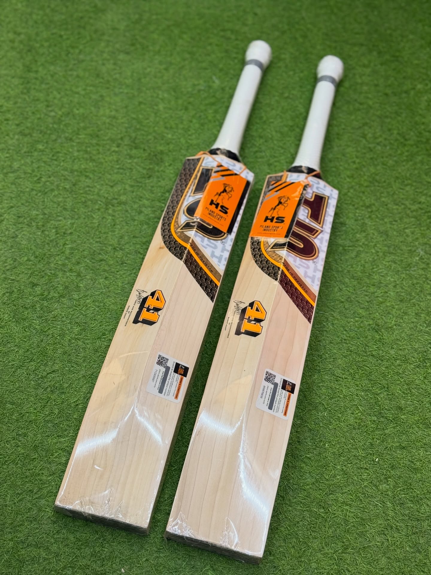 HS 41 Pro Edition English Willow Cricket Bat
