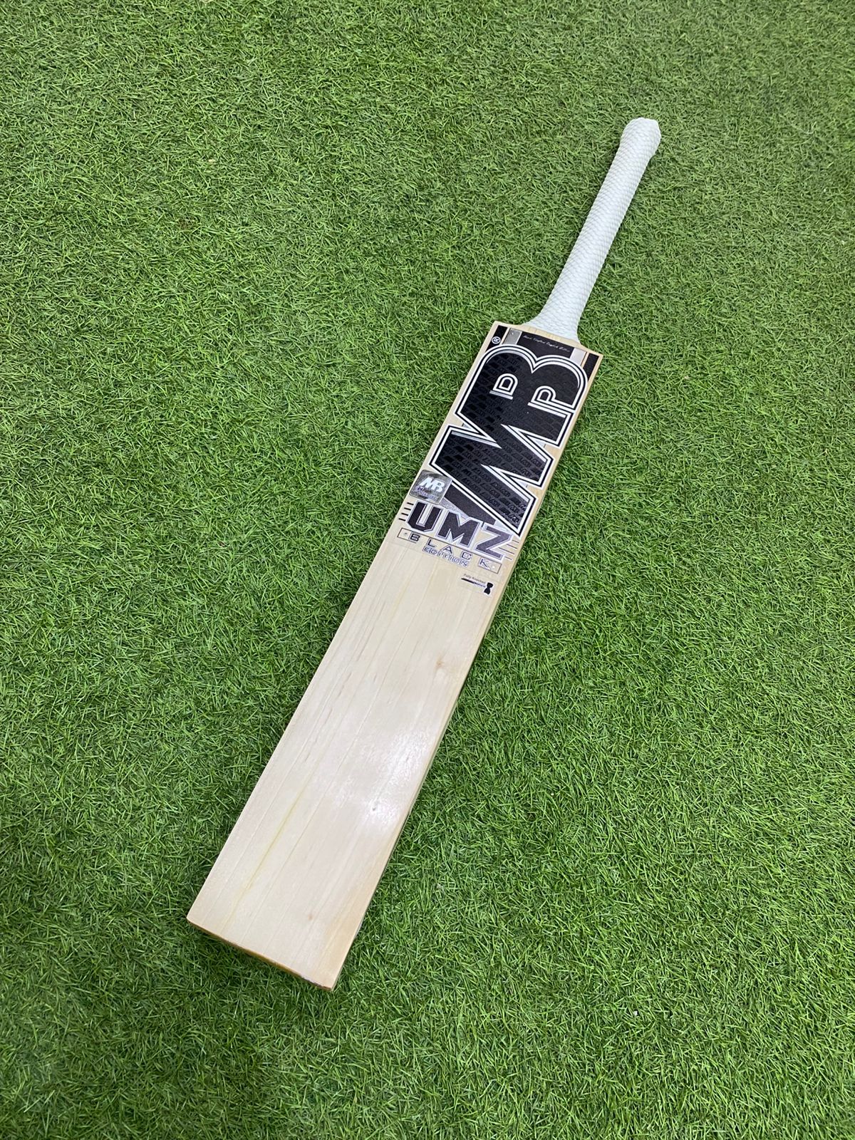 MB Malik UMZ Black Edition Bat