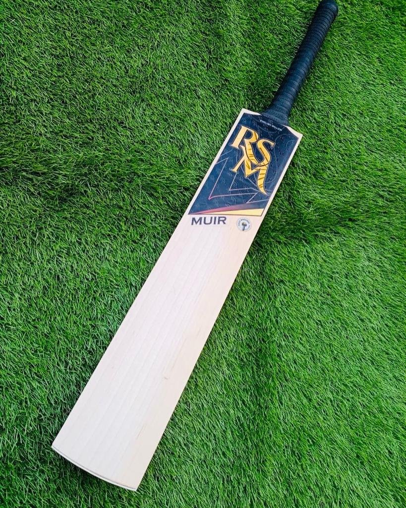 13d152c4-ab6e-49ee-97fc-ce0efca6f04d.jpg RSM MUIR ENGLISH WILLOW CRICKET BAT - Image 3