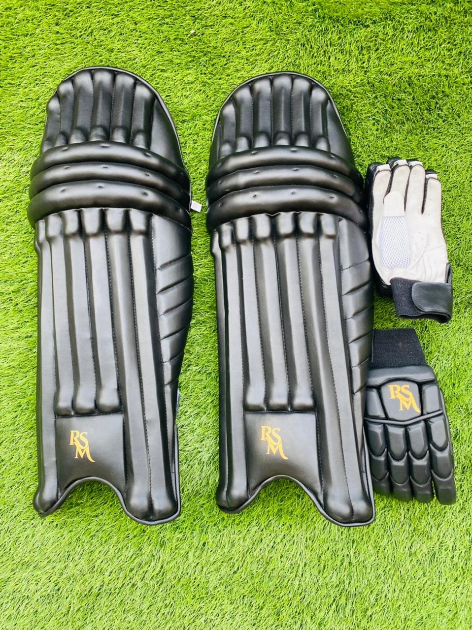 141e837d-1ff4-4b2a-aefe-ef9d80f2a3b1.jpg RSM CRICKET BATTING LEG GUARDS BLACK COLOR