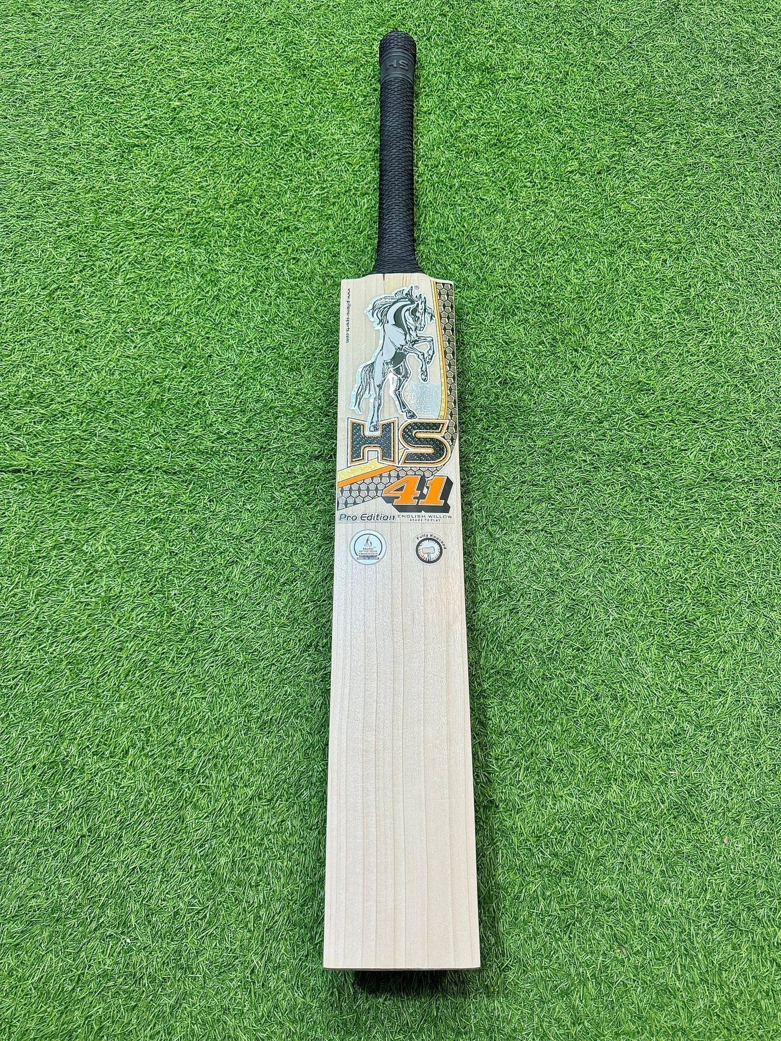 487452362_669304839183313_6070142608352279603_n.jpg HS 41 Pro edition English Willow Cricket Bat Short Handel - Image 3