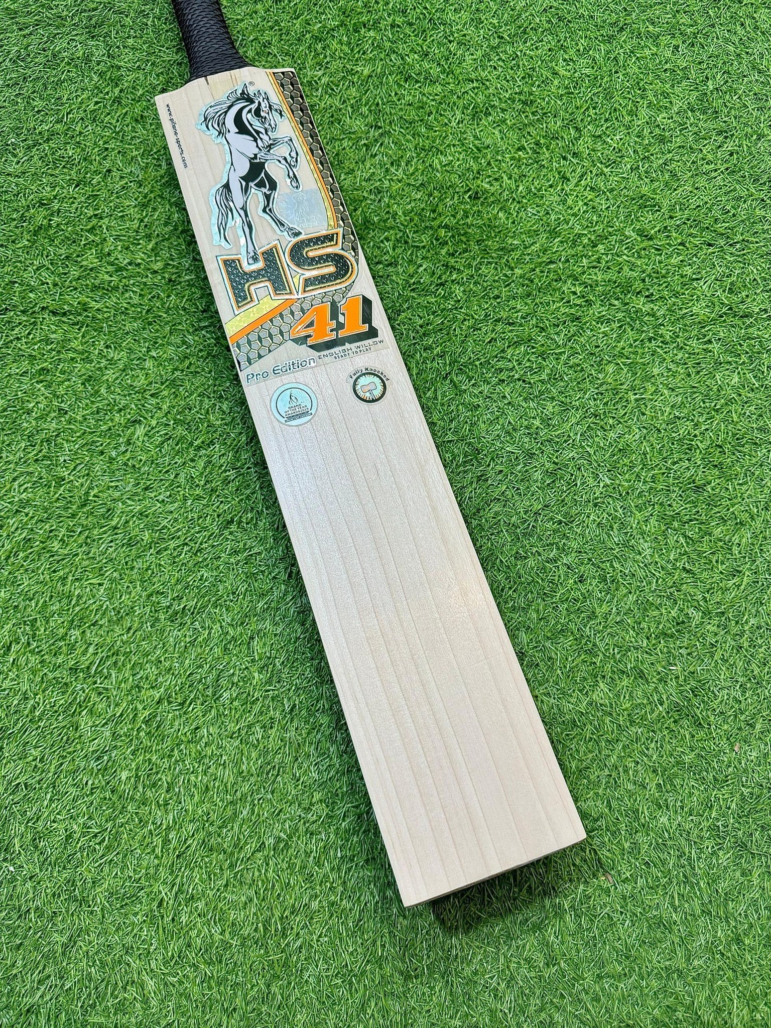 487761537_669304995849964_8679543441607948929_n.jpg HS 41 Pro edition English Willow Cricket Bat Short Handel