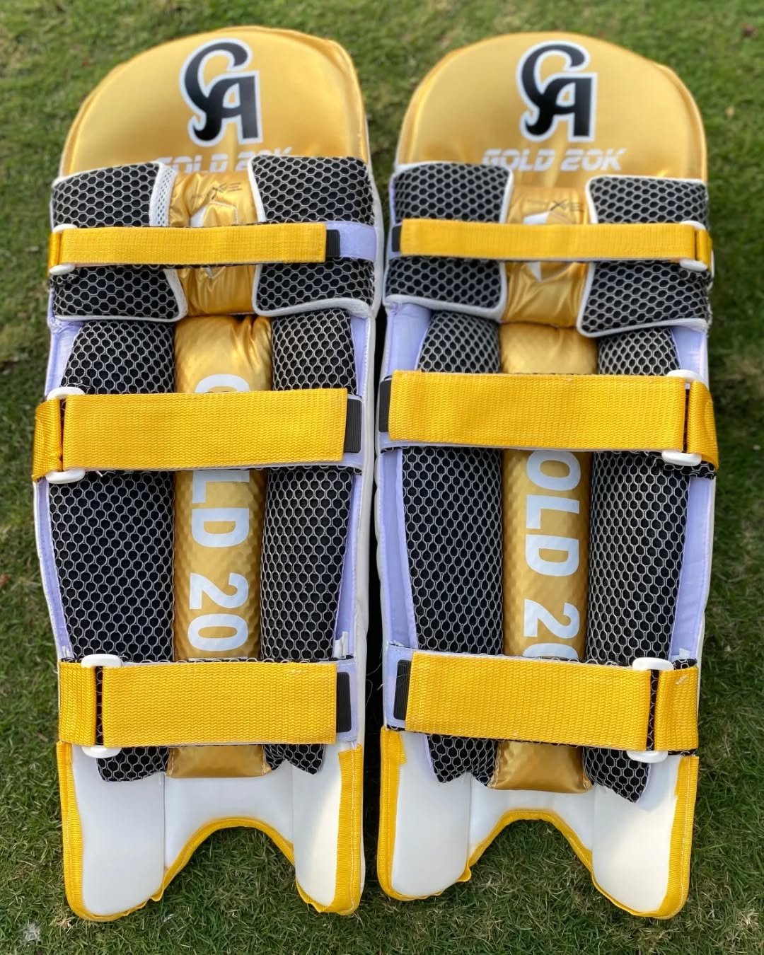 489875396_18059570912480358_1246929948028164298_n.jpg CA Gold 20K Batting Pads Light Weight