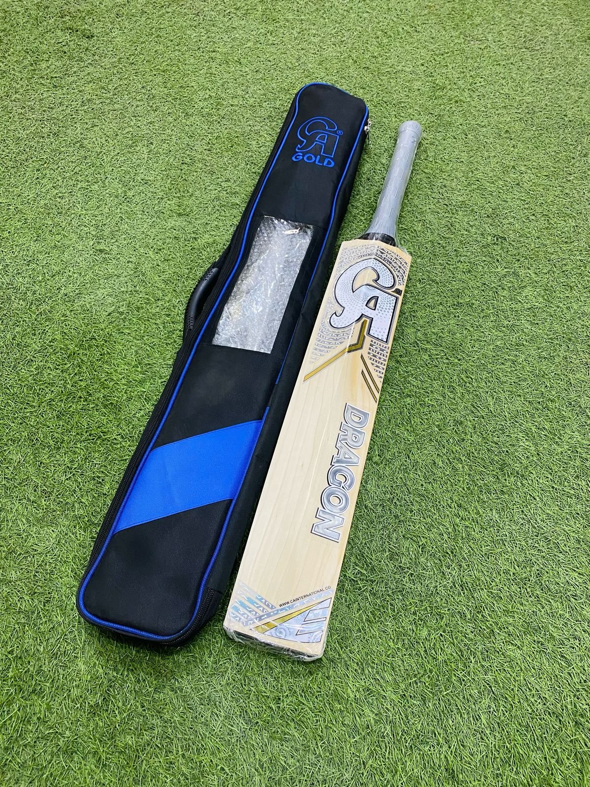 4c4474bf-454d-44a6-89e9-ddb03423892a.jpg CA Gold Dragon English Willow Cricket Bat Short Handel - Image 4