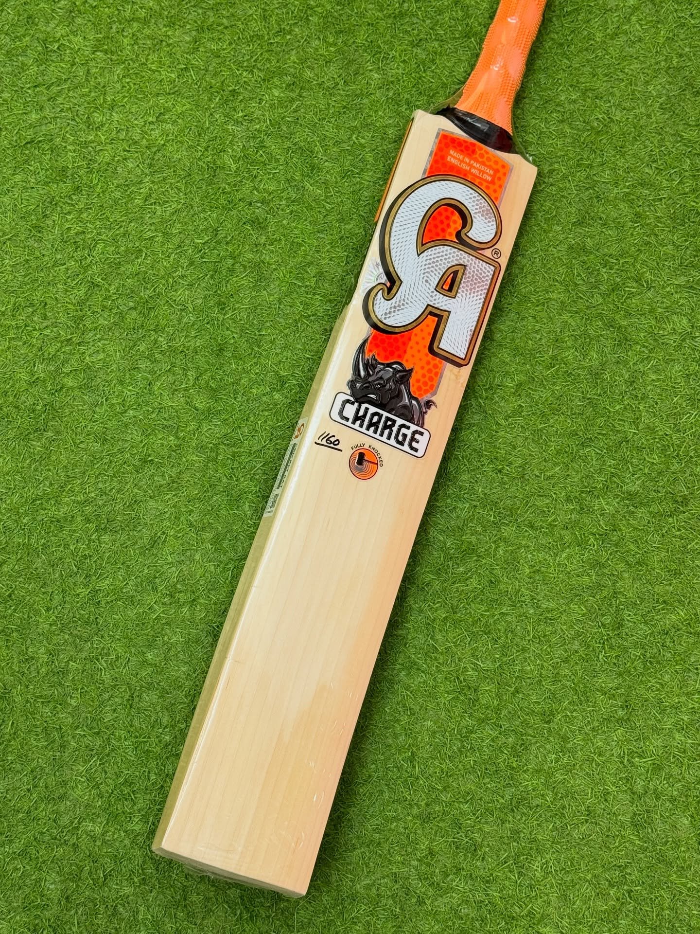 565175629_18111661915561995_2960964548099796848_n.jpg CA Charge English Willow Cricket Bat Short Handel Light Weight - Image 2