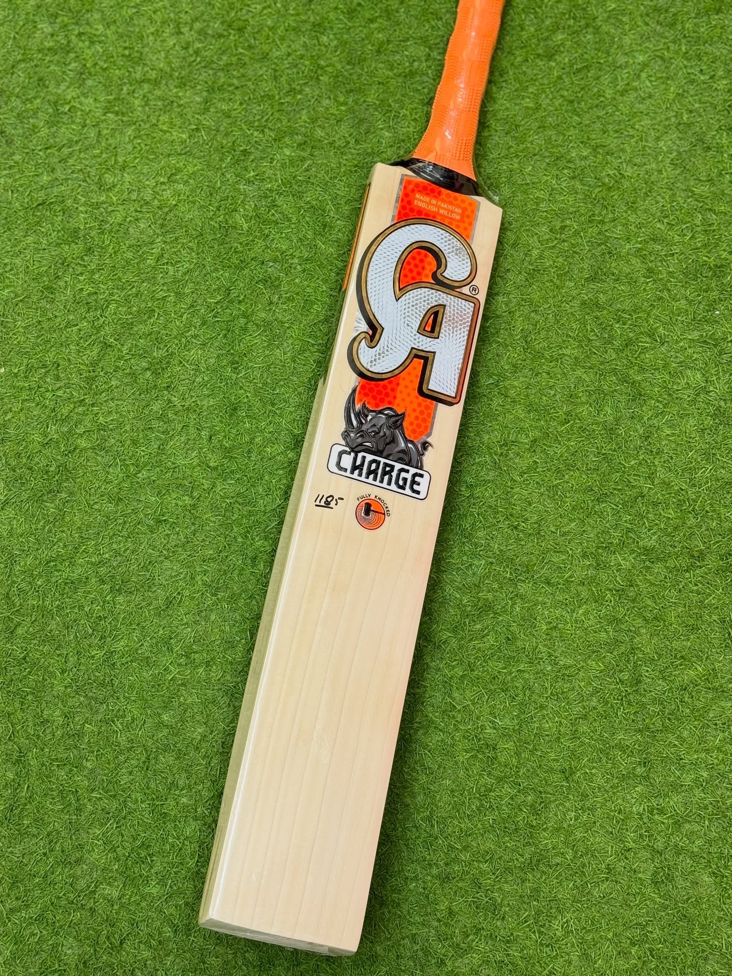 565185298_18111661873561995_8897486489948676885_n.jpg CA Charge English Willow Cricket Bat Short Handel Light Weight