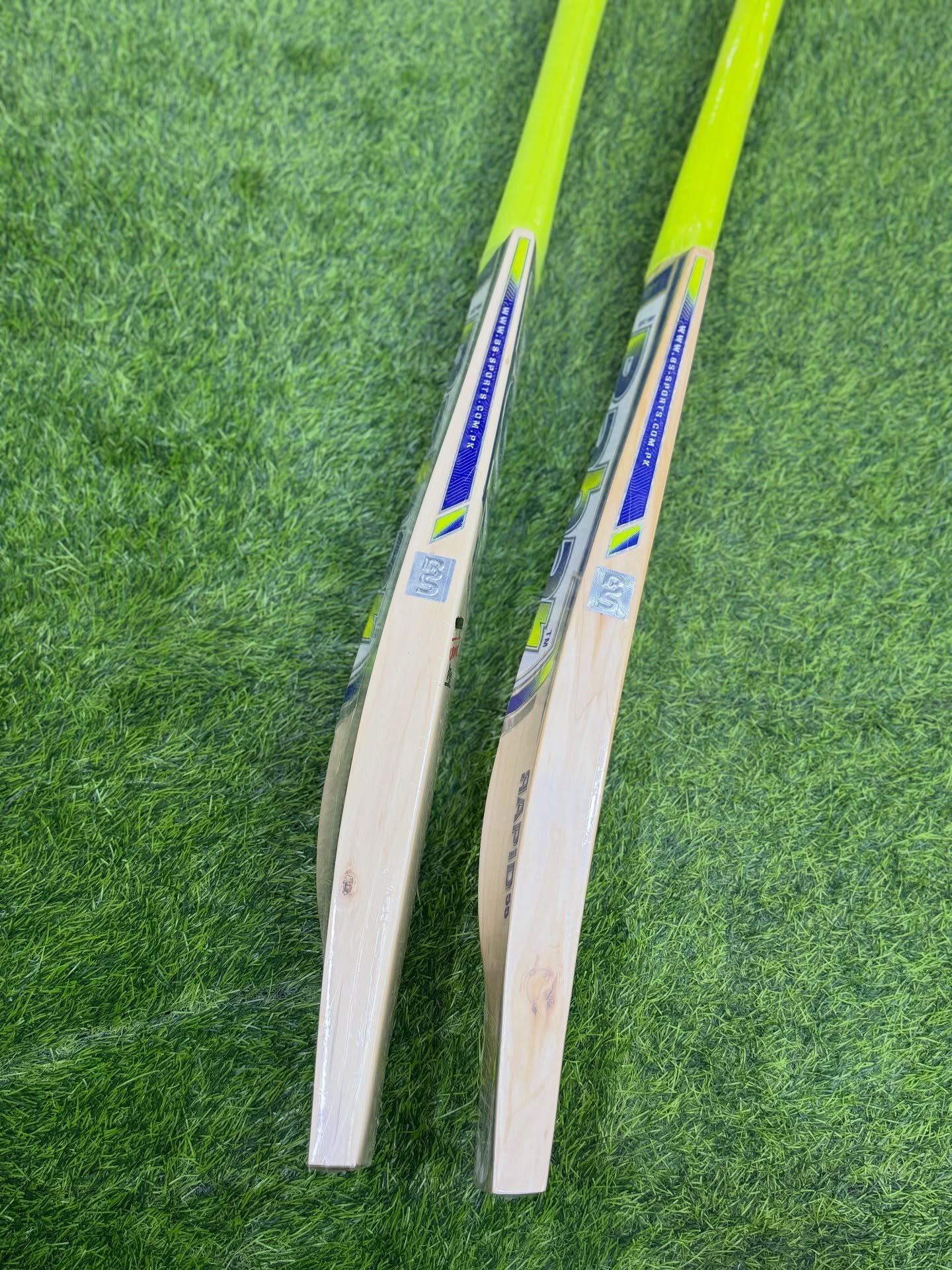 565647364_18112069057561995_5834164513303010526_n.jpg BS Rapid 55 English Willow Cricket Bat Short Handel - Image 4