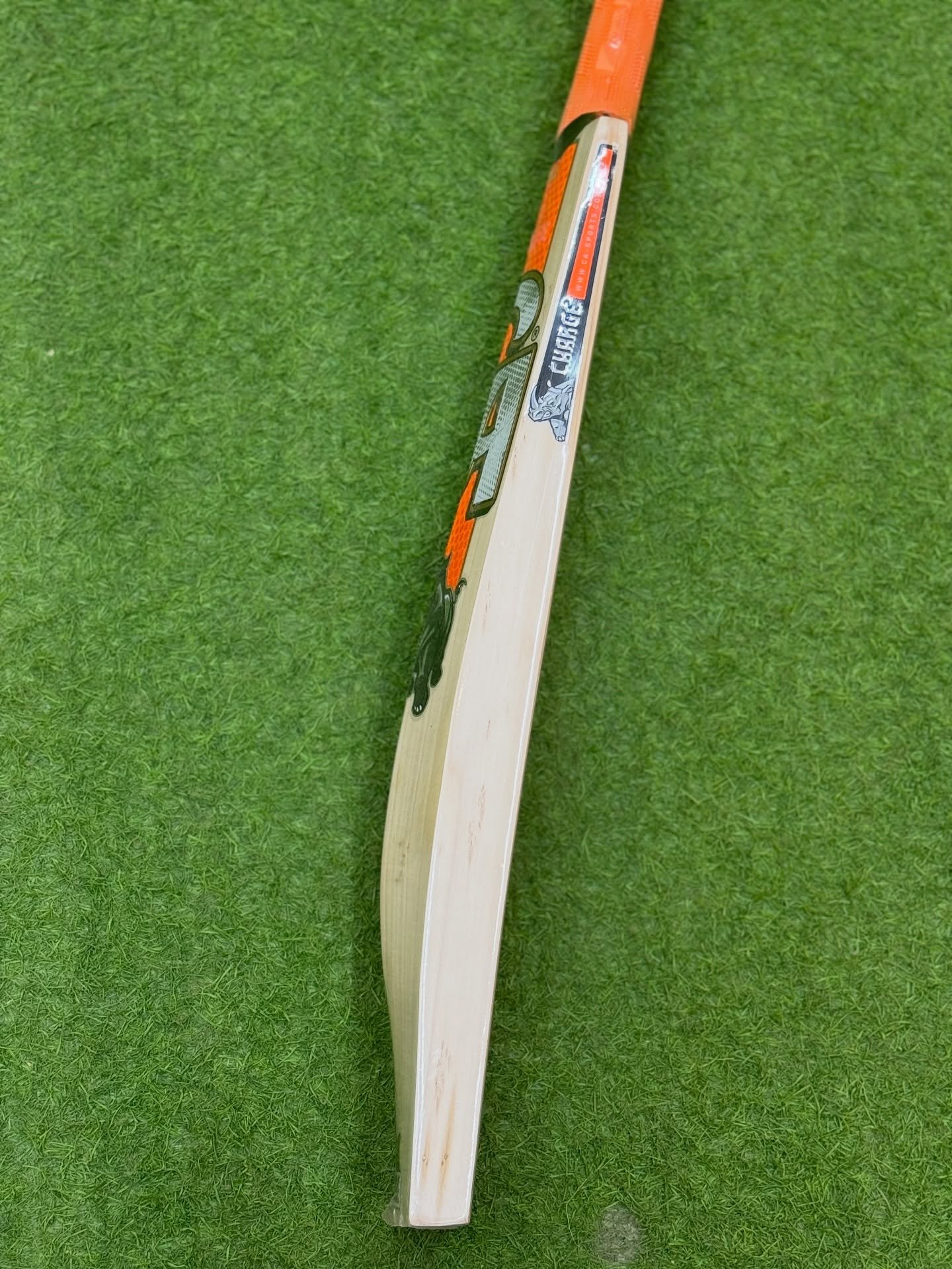 566562018_18111661903561995_7887268739760199867_n.jpg CA Charge English Willow Cricket Bat Short Handel Light Weight - Image 6