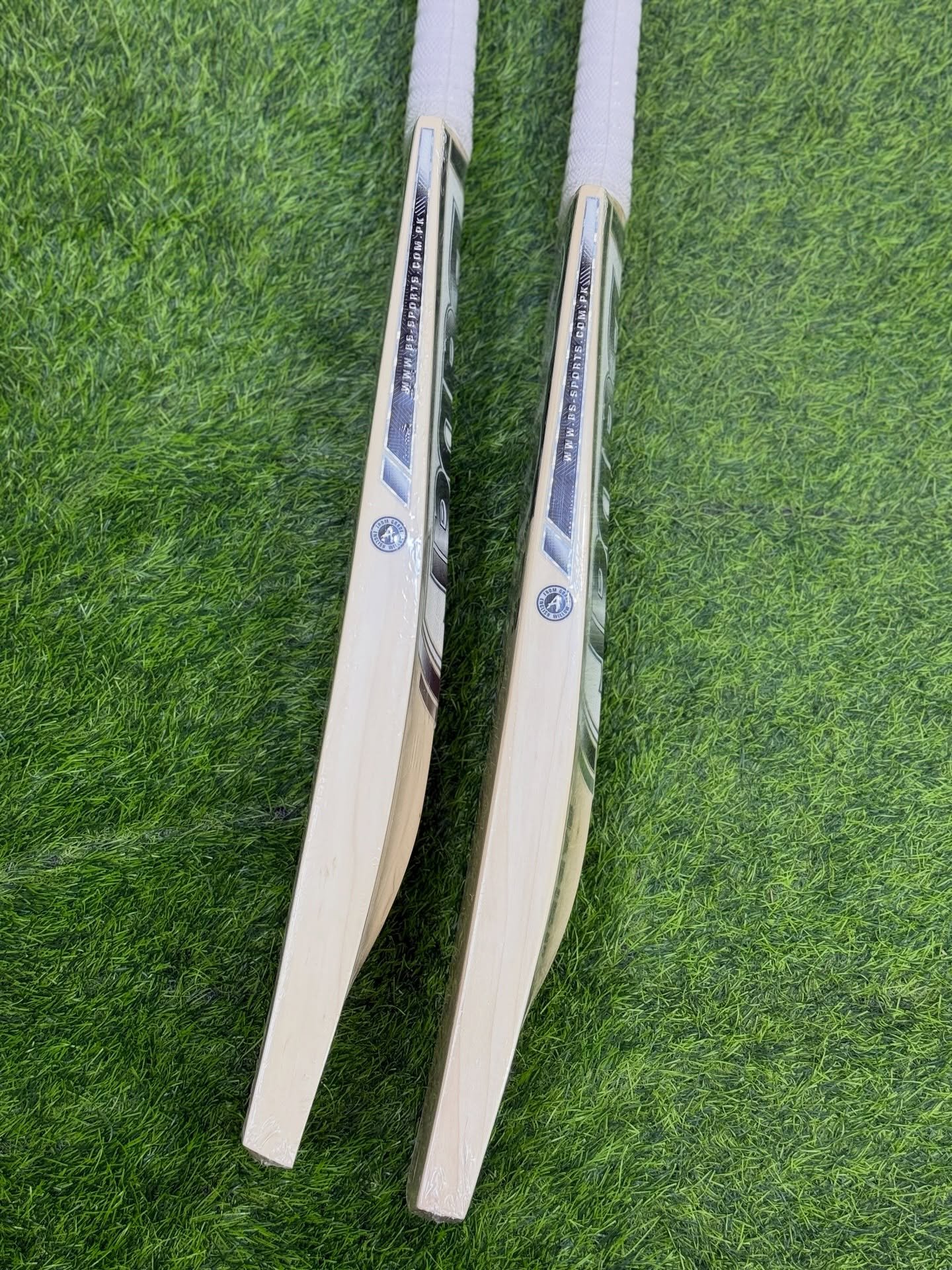 568828981_18112352542561995_9140963953608481016_n.jpg BS Rapid 50 English Willow Cricket Bat Short Handel - Image 4