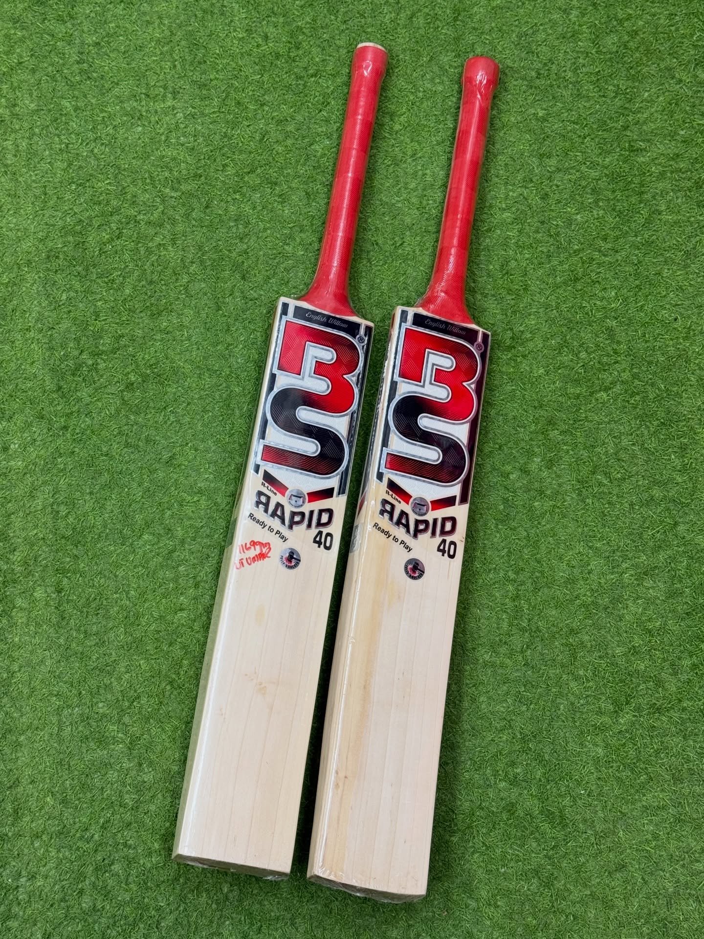 587605391_18115923049561995_218699393742566572_n.jpg BS Rapid 40 English Willow Cricket Bat Short Handel