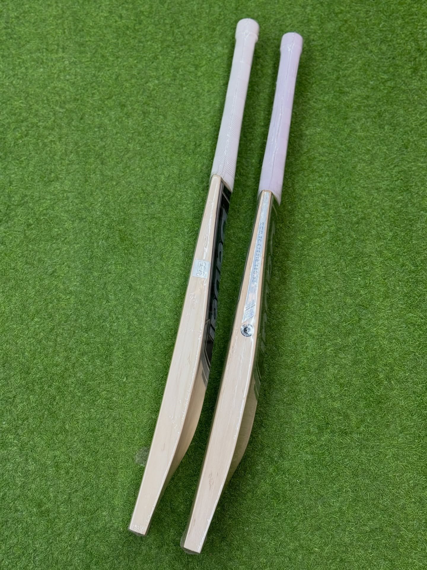 587776601_18115922965561995_5955242169953647536_n.jpg BS Rapid 90 English Willow Cricket Bat Short Handel - Image 4