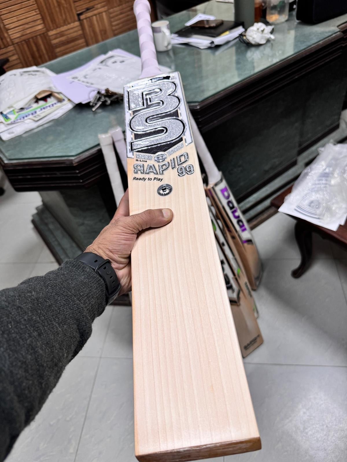 587777901_18115646962561995_3156225469975543453_n.jpg BS Rapid 99 English Willow Cricket Bat Short Handel - Image 2