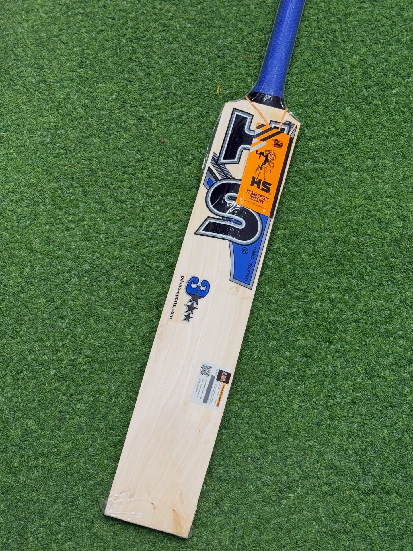 588440779_18115321237561995_7284533517276593655_n.jpg HS 3 Star English Willow Short Handel Cricket Bat - Image 2