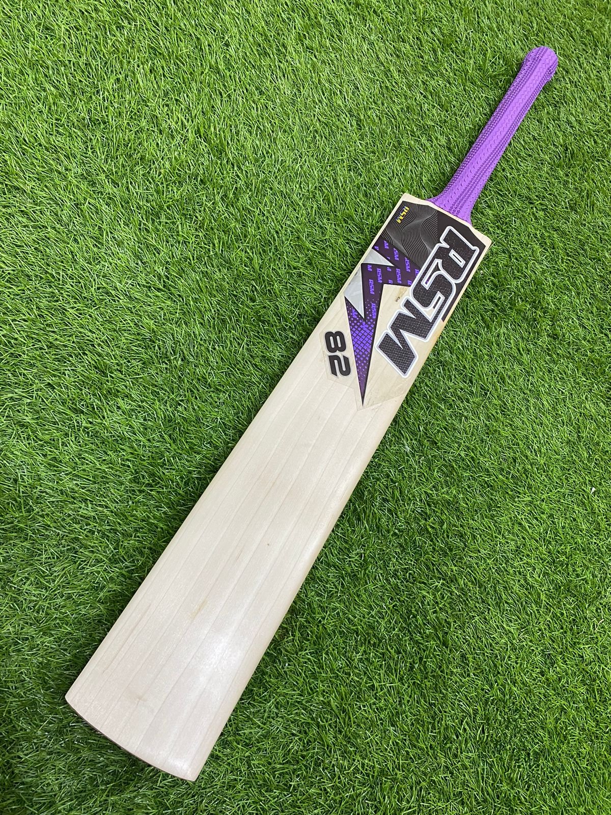 5e081d44-fa41-4420-9ce4-4467fae921a9.jpg RSM 82 ENGLISH WILLOW CRICKET BAT SHORT HANDEL - Image 4