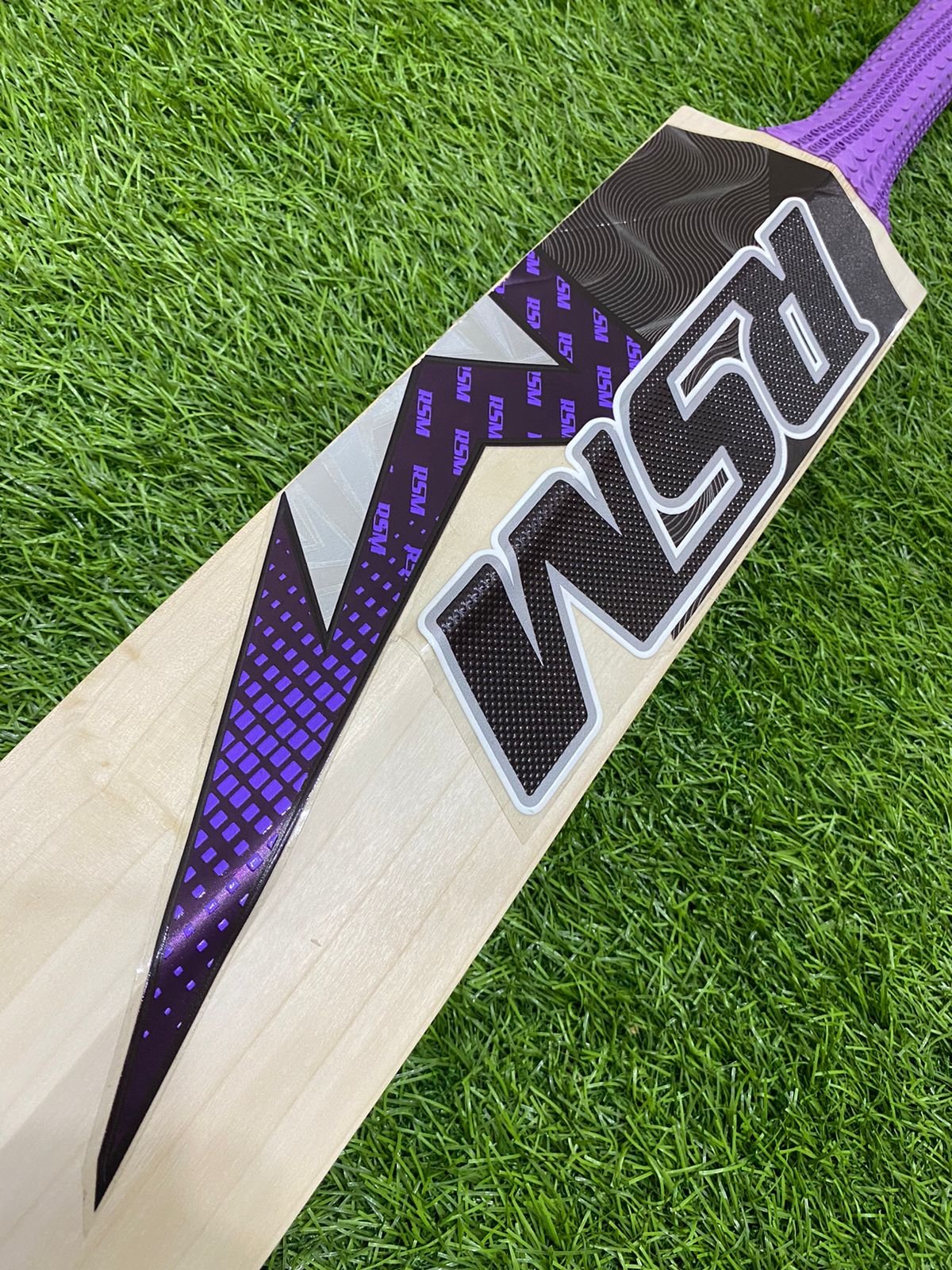 77da49b6-83fd-4e11-9b79-07aaa2d4cfff.jpg RSM 82 ENGLISH WILLOW CRICKET BAT SHORT HANDEL - Image 5