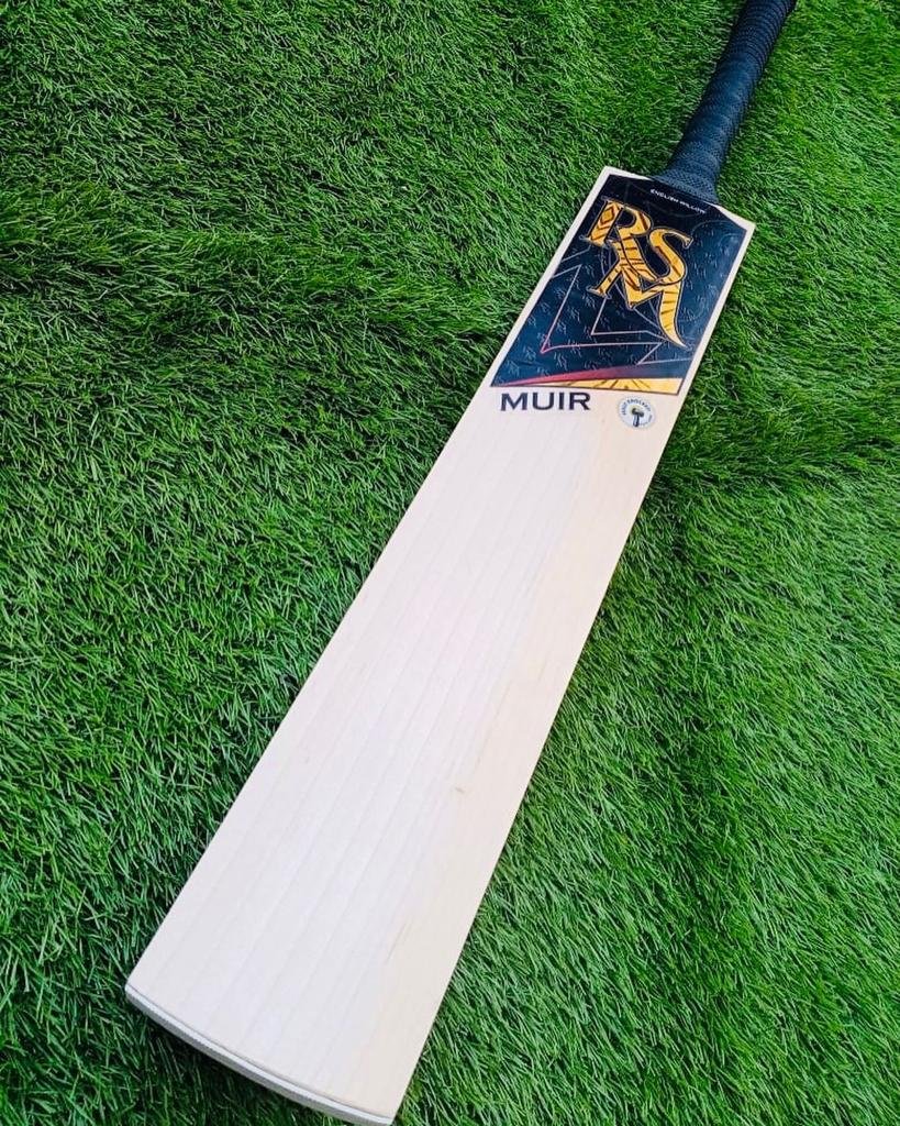 7b389283-09da-4773-bb99-5a60e570aee7.jpg RSM MUIR ENGLISH WILLOW CRICKET BAT
