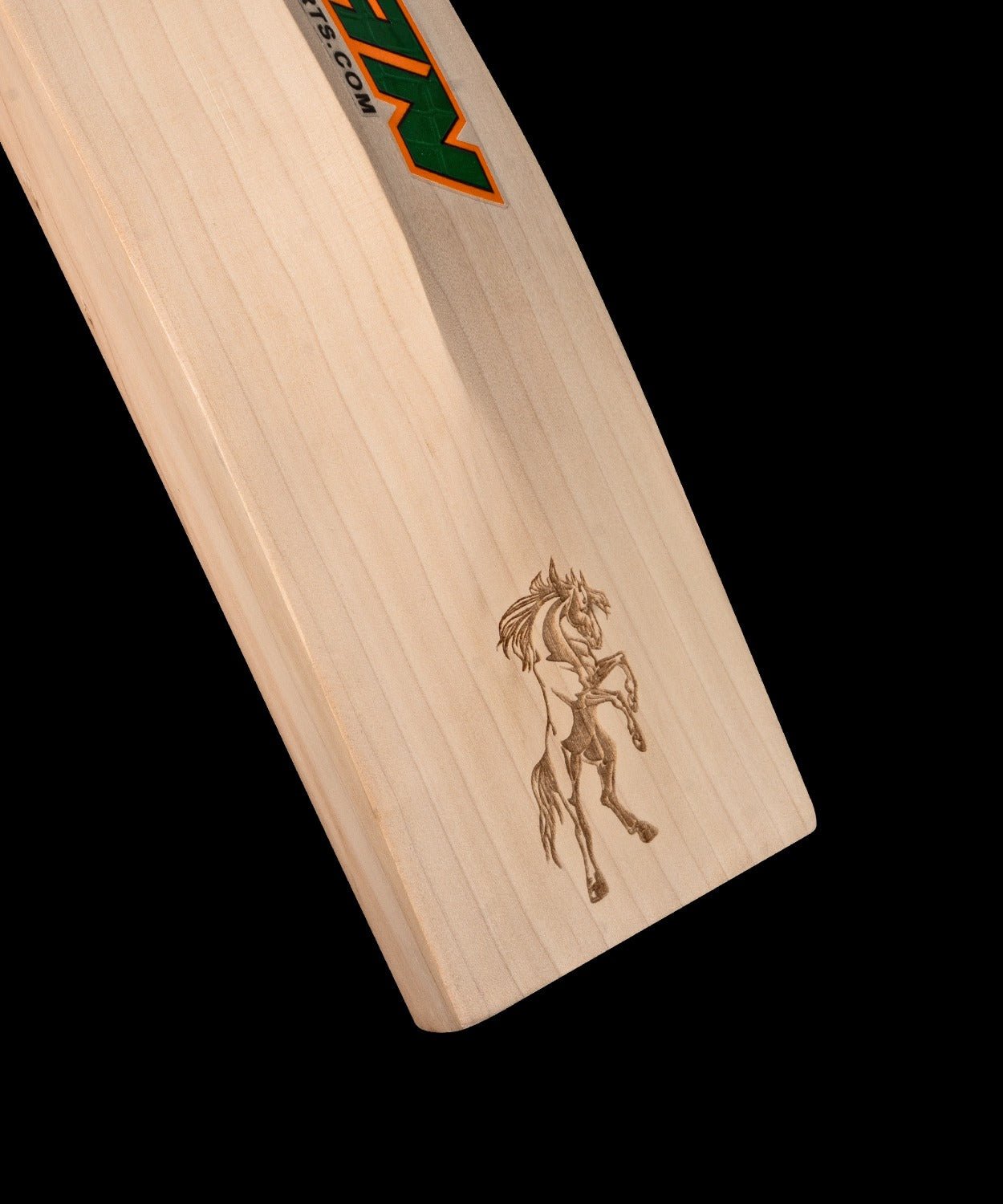 bb04aad4-fa7c-4481-b4d2-e0b067e5455e_9efc4fd2-6e6f-4b53-80d4-42310e0df7df.jpg HS Apex English Willow Cricket Bat Short Handel - Image 4